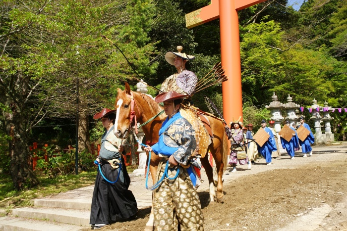 次の馬上の射手