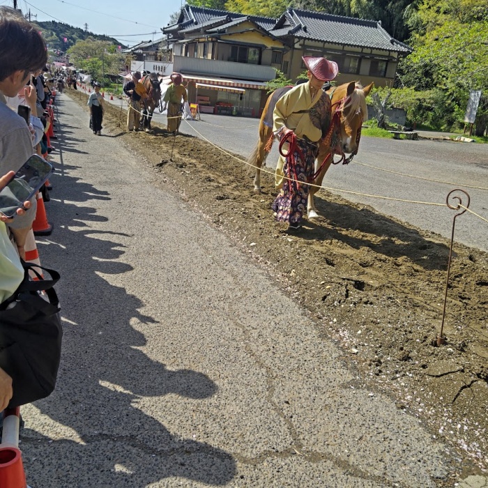 朱鳥居まで戻ってくるところ